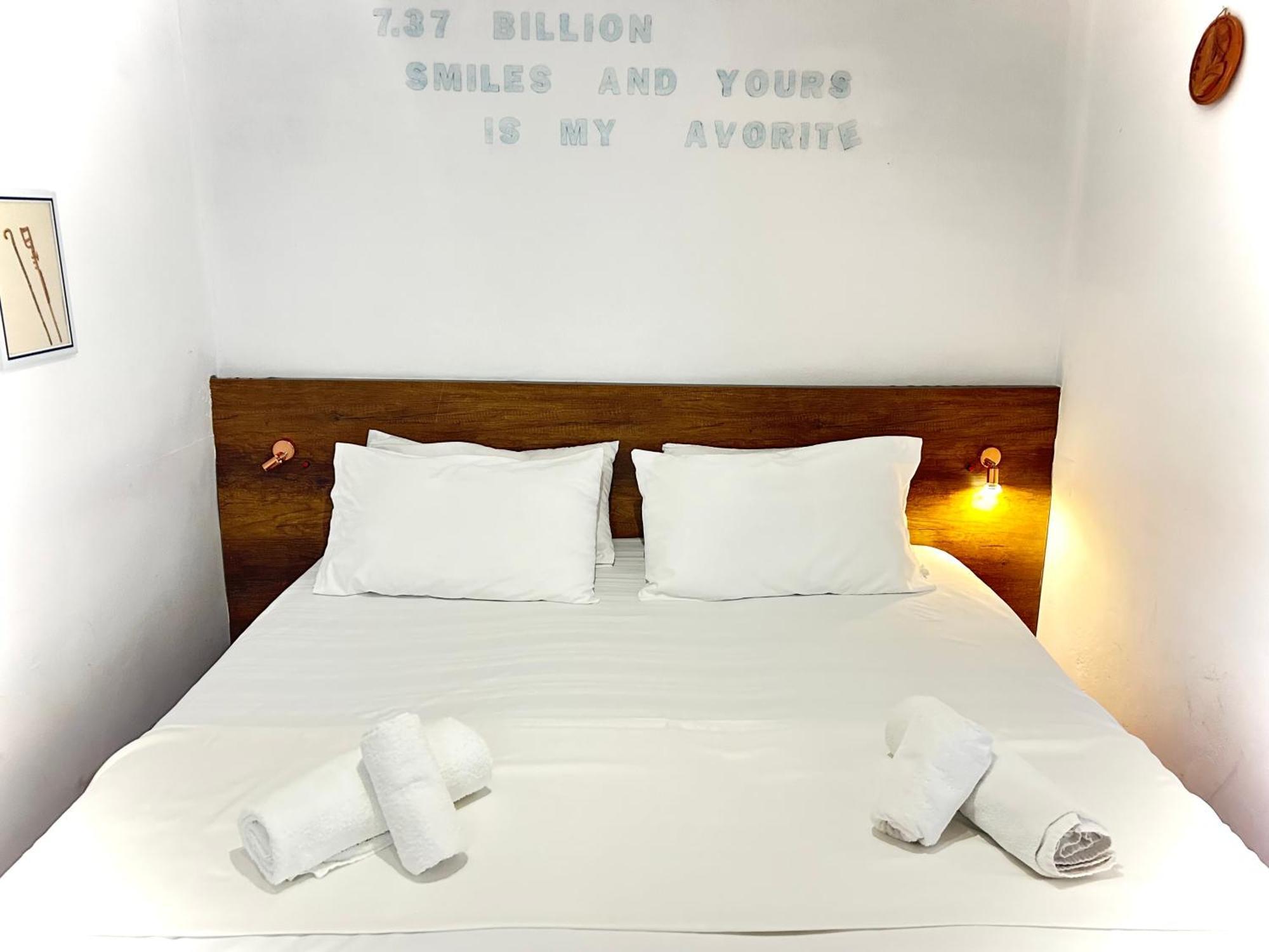Budget Retreat Tirana & Studios Bagian luar foto