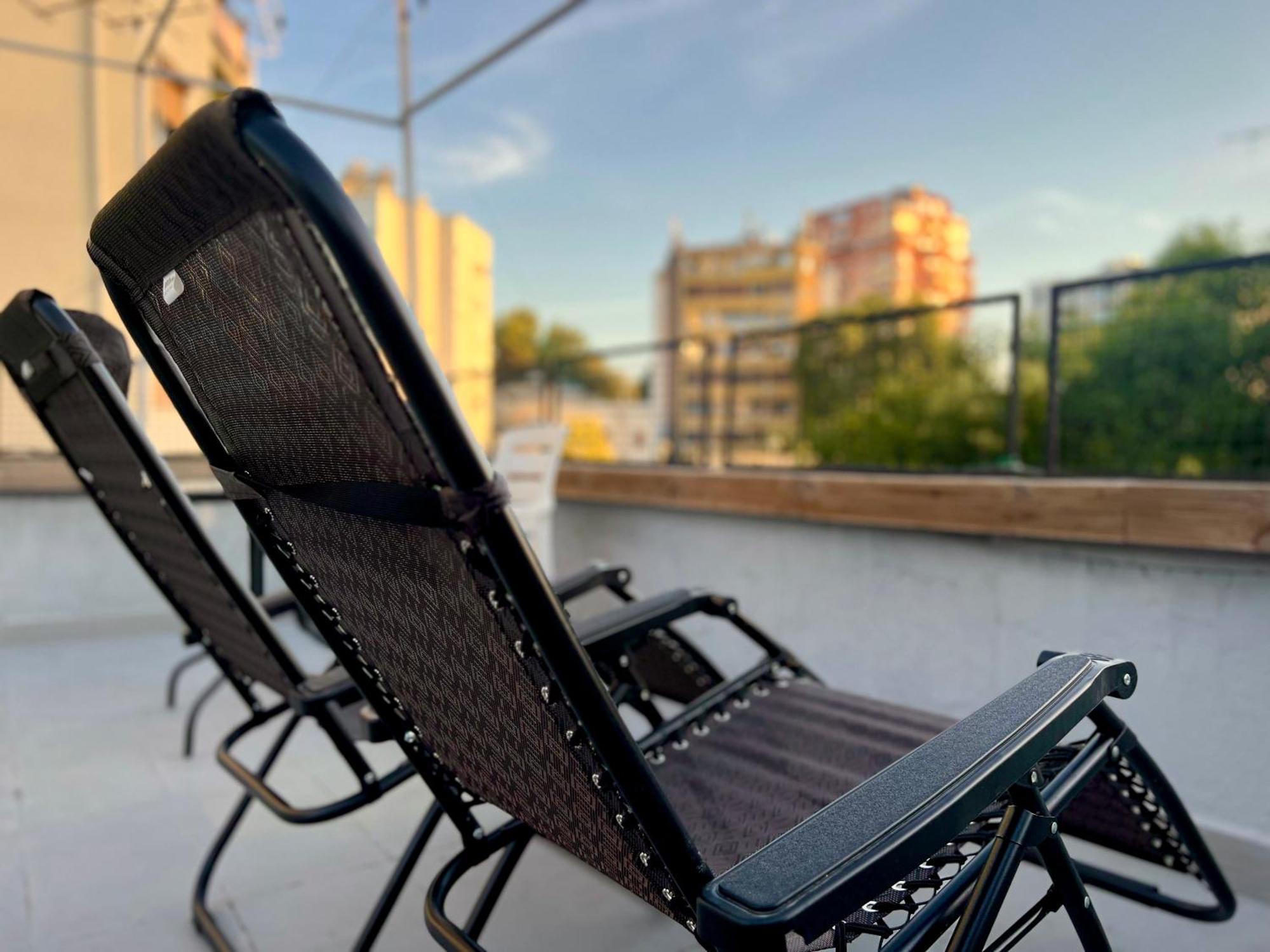 Budget Retreat Tirana & Studios Bagian luar foto
