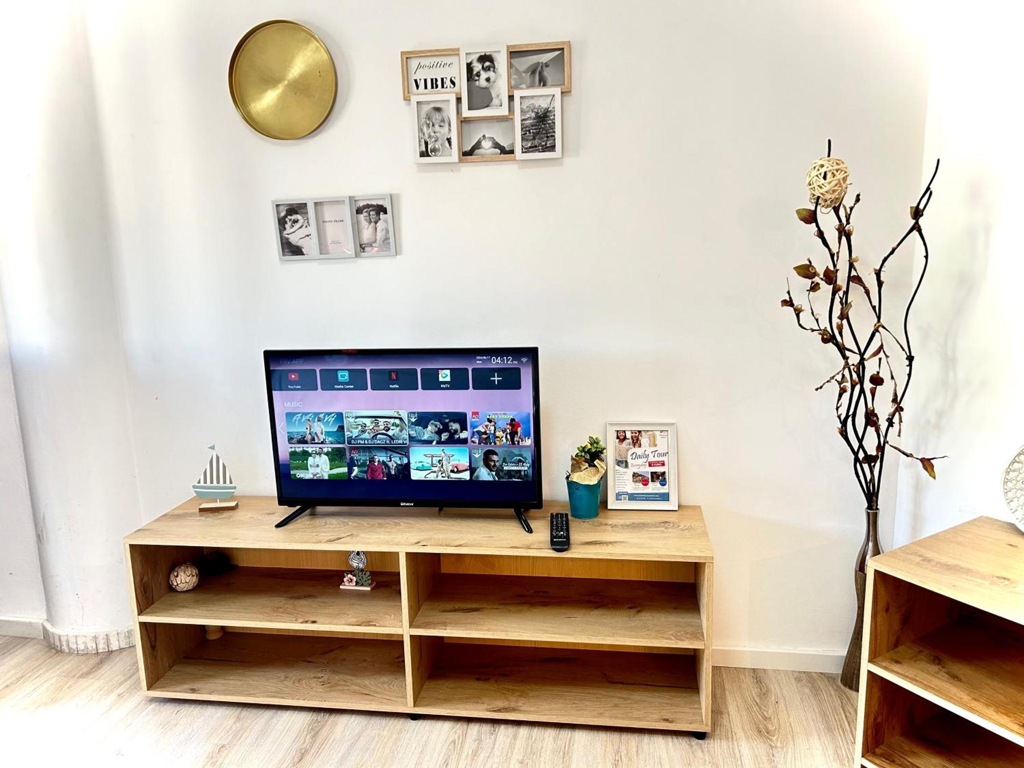 Budget Retreat Tirana & Studios Bagian luar foto